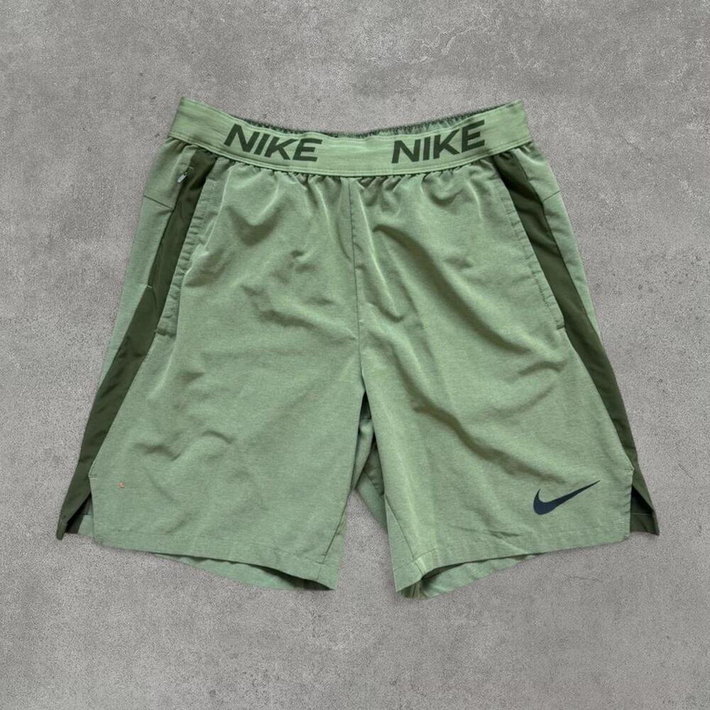 Nike Mens green dri fit athletic shorts